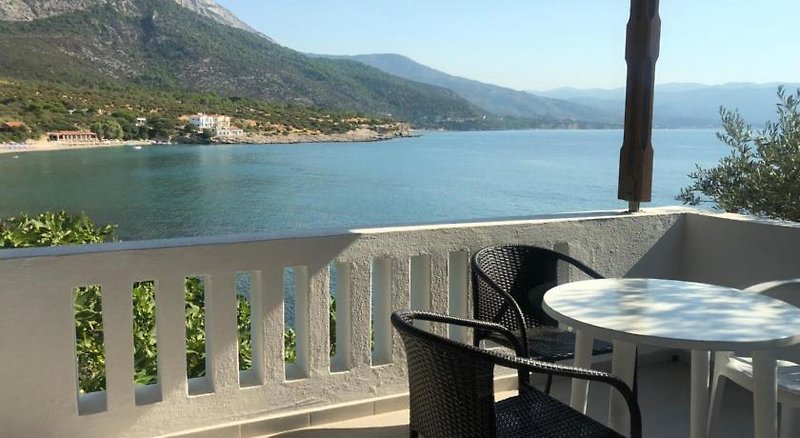 Hotel Studios Limnionas