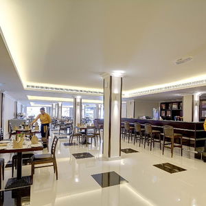 Hotel Ajman Beach Hotel cazare Ajman