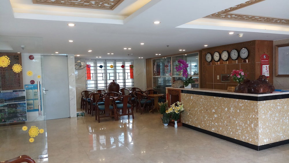 Nắng Vàng Nha Trang Hotel