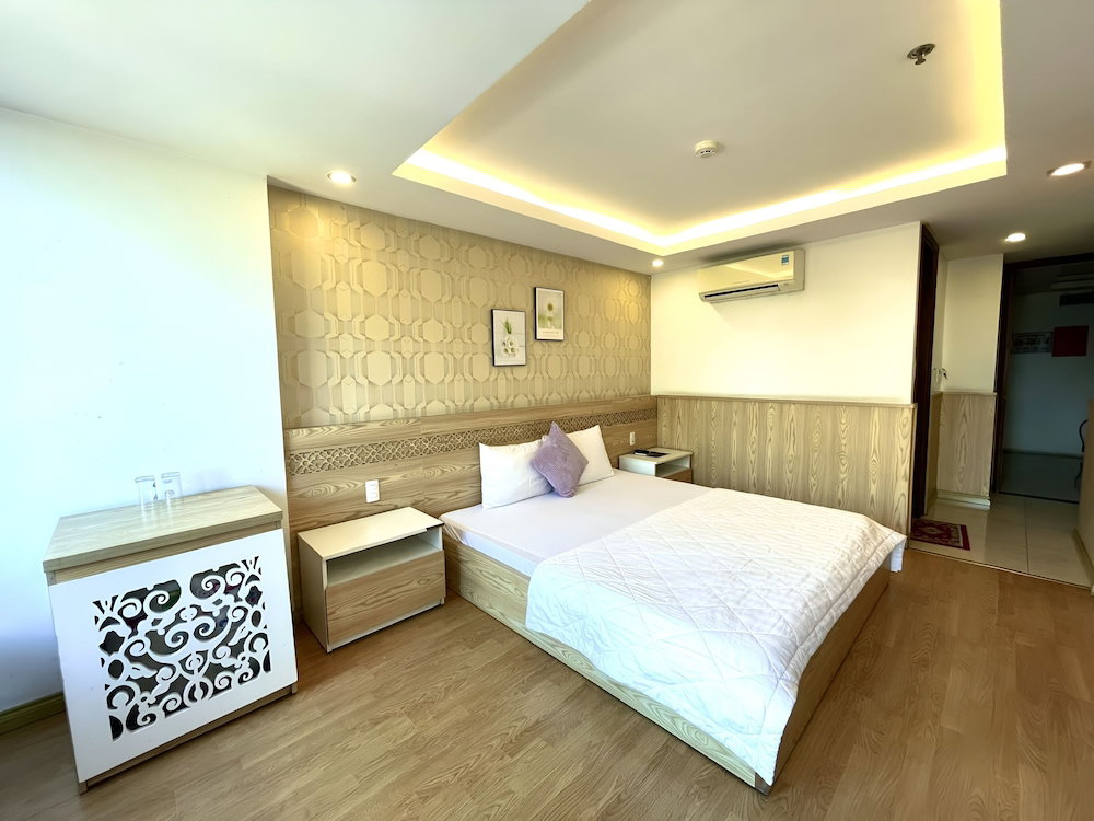 Nắng Vàng Nha Trang Hotel