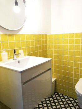 Lemon Tree Apartments