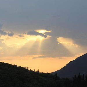 Hotel 75 Steps Apartments cazare Mesongi