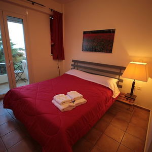 Hotel Point Twins Apartments cazare Vrontados