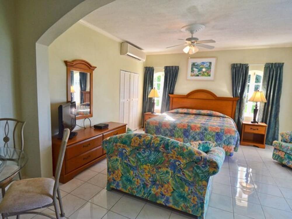 Tropical Lagoon Resort