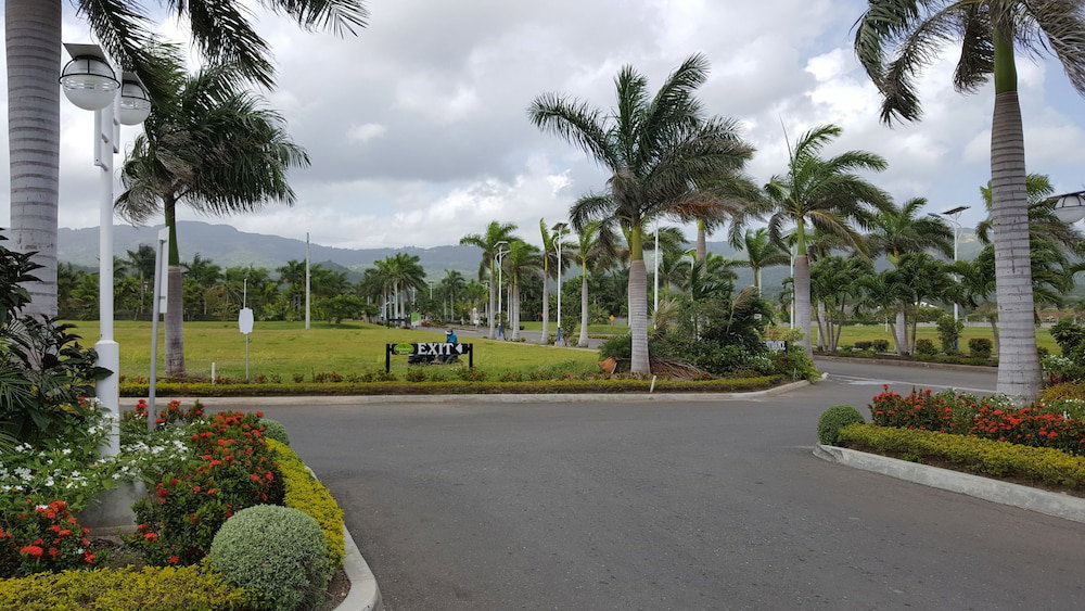 Ocho Rios Villas At Coolshade Ii
