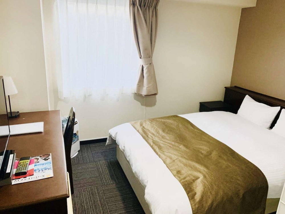Takatsuki W&M Hotel