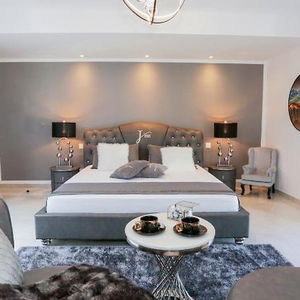 Hotel J'me Boutique Hotel cazare San Giljan