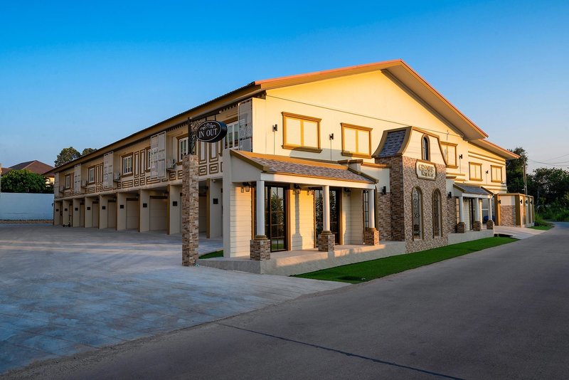 Hotel Grand Bangsaray