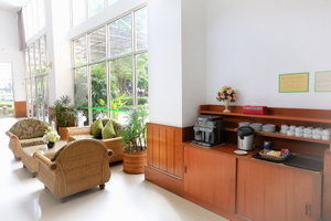 Hotel J-Town Serviced Apartments cazare Si Racha