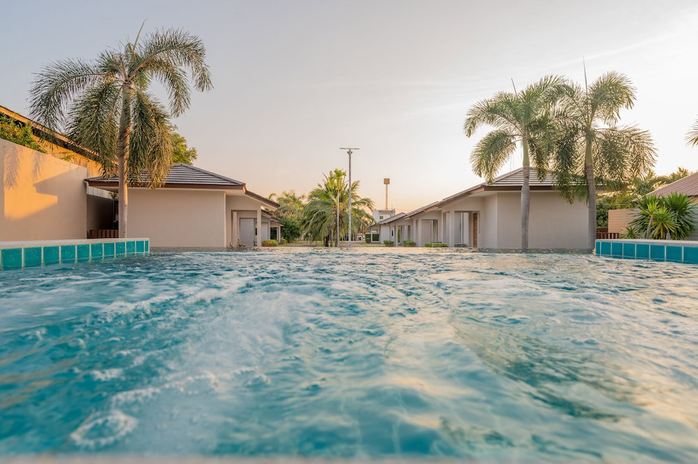 Akard Private Villas Sattahip
