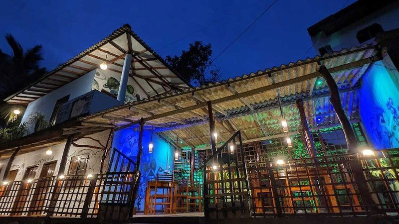 Hotel Canoe Beach House & Spa