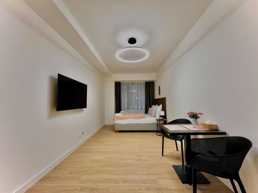 Post 120 Suites