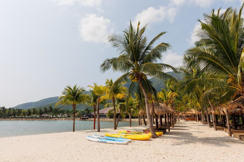 Diamond Bay Resort & Spa