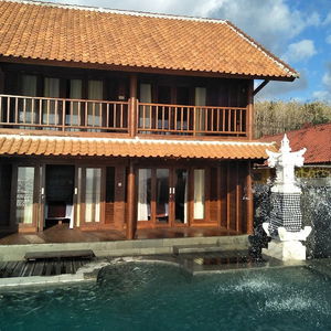 Hotel Waterside Inn cazare Nusa Penida