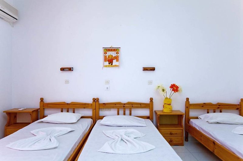 dal travel Maroula Studios