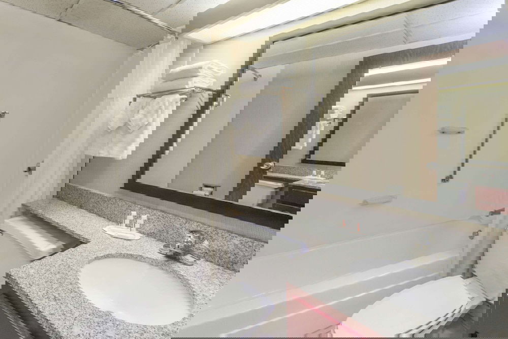 Hotel Baymont By Wyndham Michigan City