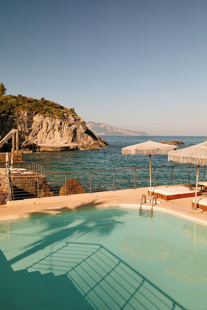 Hotel Maya Beach Resort