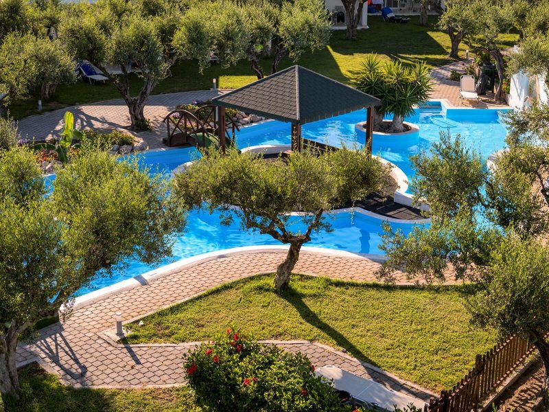 Alex Beach Hotel & Bungalows