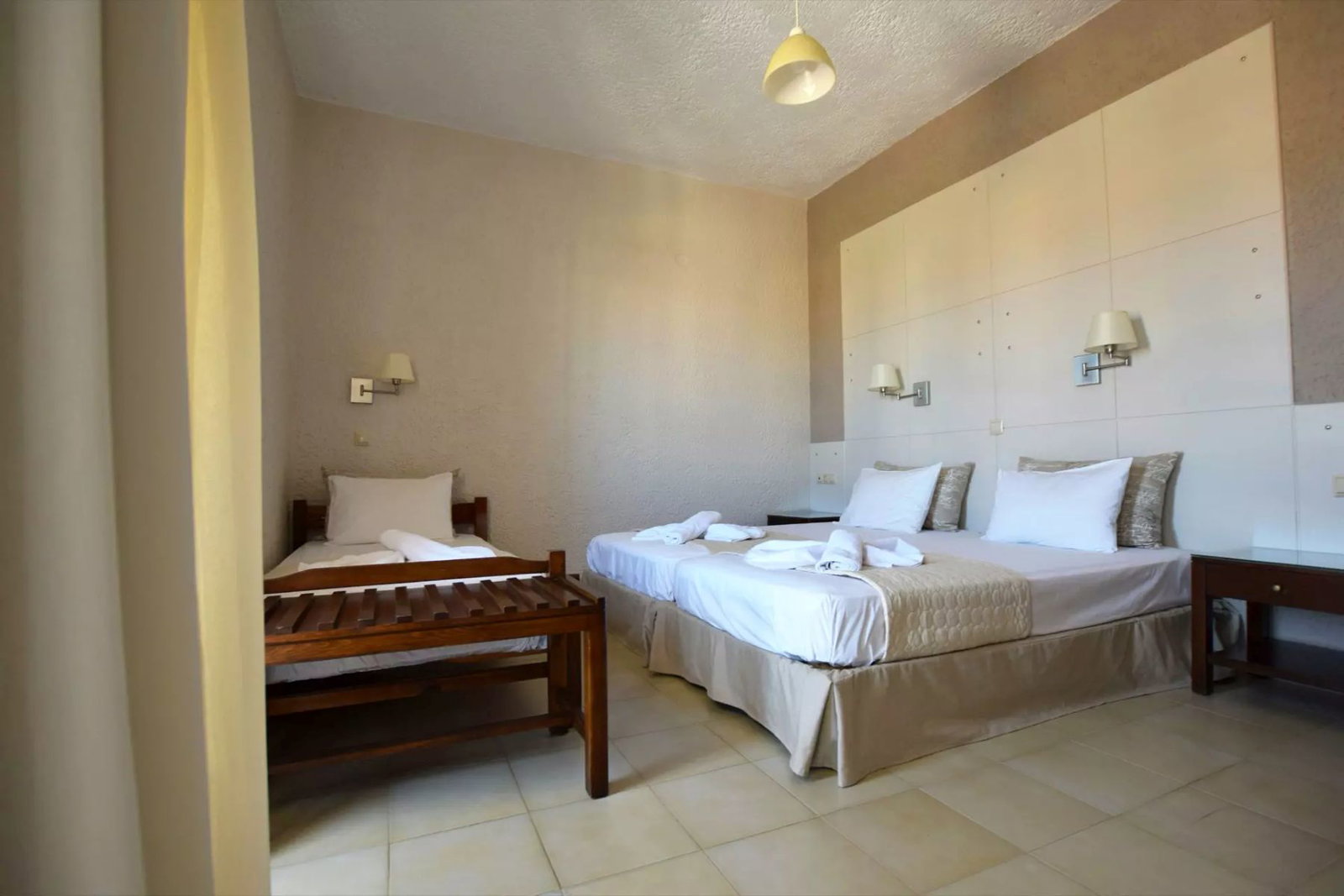 dal travel Altis Hotel