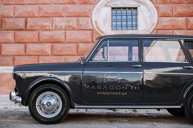Hotel Paragon 700