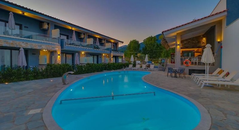 Theros Luxury Suites