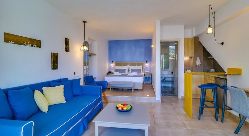 Theros Luxury Suites