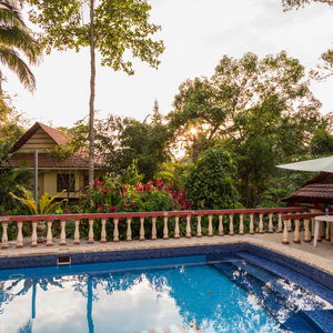 Hotel Hotel Las Tres Banderas cazare Quepos