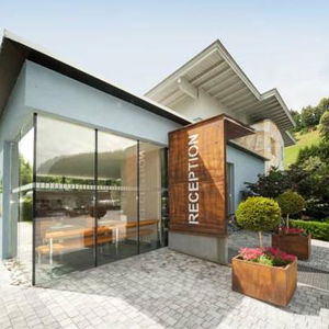 Hotel Natürlich Hell Camping & Aparthotel cazare Fuegen