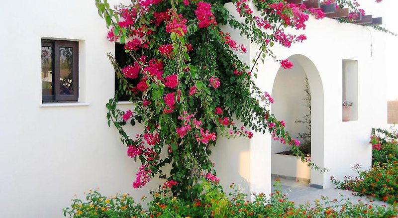 Hotel Aura Holiday Villas