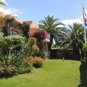 Hotel Palm Village cazare Villasimius