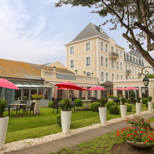 Hotel Grand Hôtel De Courtoisville cazare Saint-Malo