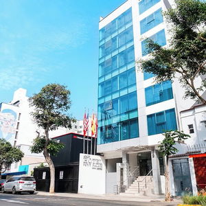 Hotel Petit Palace Apart Hotel Suites cazare Miraflores