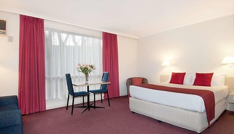 Hotel Ringwood Lake Inn