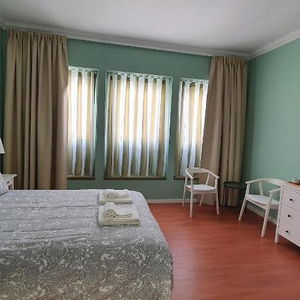 Hotel Inn Faro Casa Amarela cazare Yukon