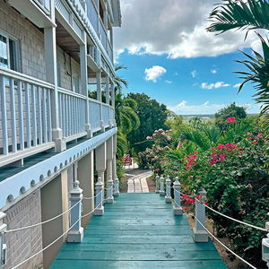 Hotel A Stone's Throw Away cazare Nassau