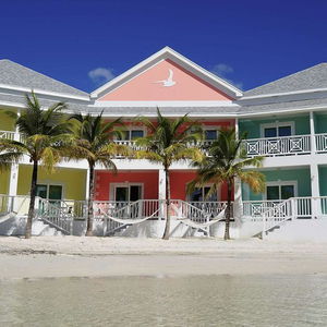 Hotel Sandyport Beach Resort cazare Nassau