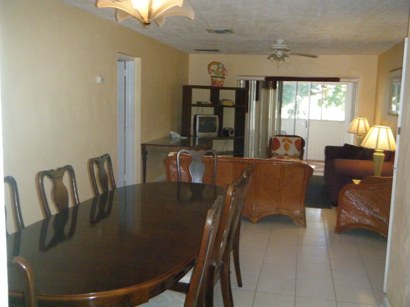 Hotel Waterway Condos