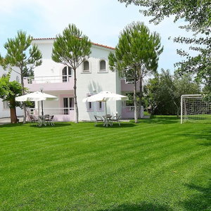 Hotel Chroma Studios cazare Oreoi