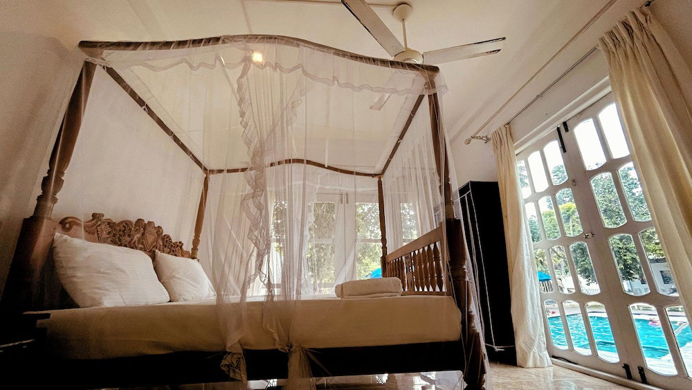 Hotel Canberra Holidays - Mirissa