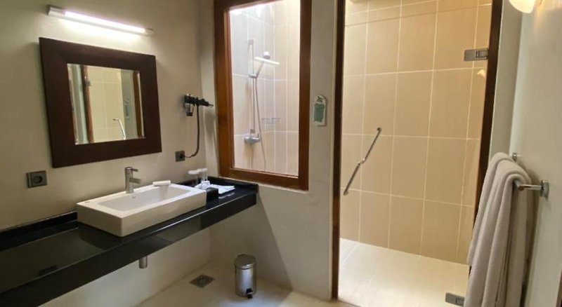 Hotel Weligama Bay Resort