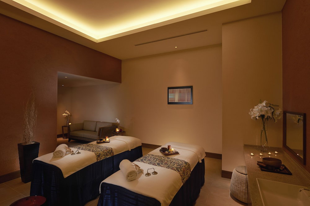 Doubletree By Hilton Okinawa Chatan Resort