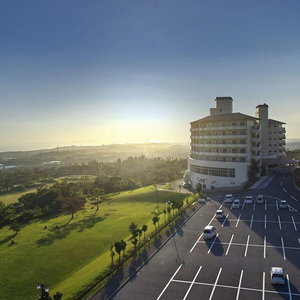 Hotel Ana Crowne Plaza Resort Okinawa Uruma Hills cazare Uruma