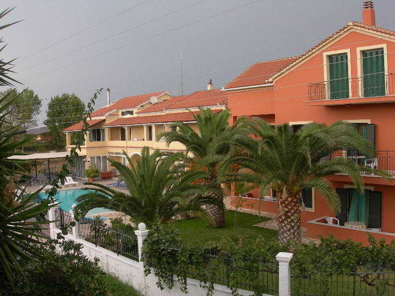 Katerina Pool Apartments