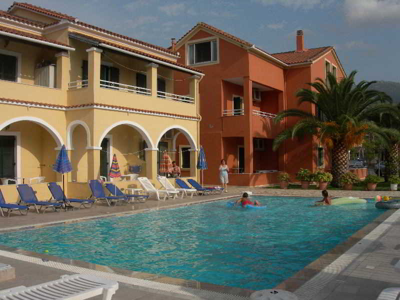 Katerina Pool Apartments