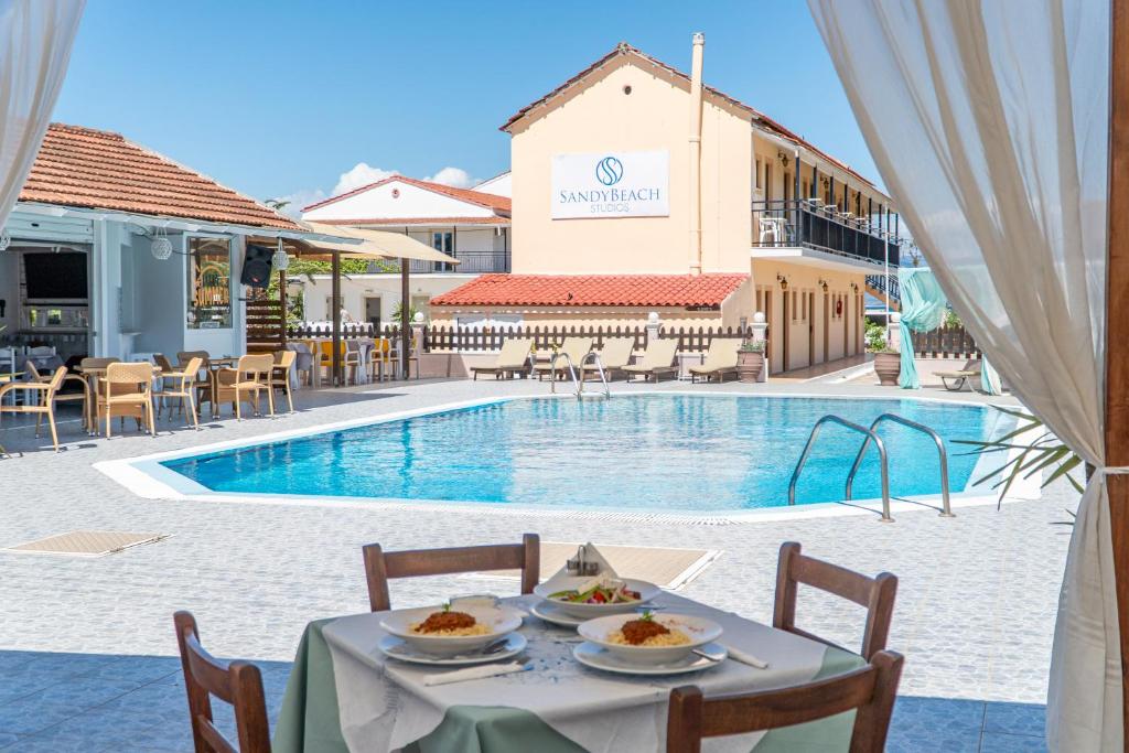 Hotel Sandy Beach Studios