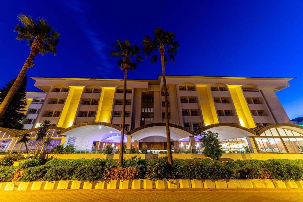 Faros Premium Beach