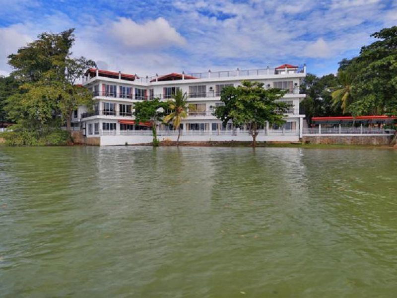 Hotel Centauria Lake Resort