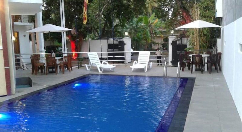 Hotel Mahakumara White House Hotel