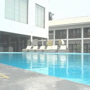 Hotel Avenra Beach Hotel cazare Hikkaduwa