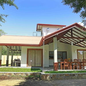 Hotel The Forest cazare Tissamaharama